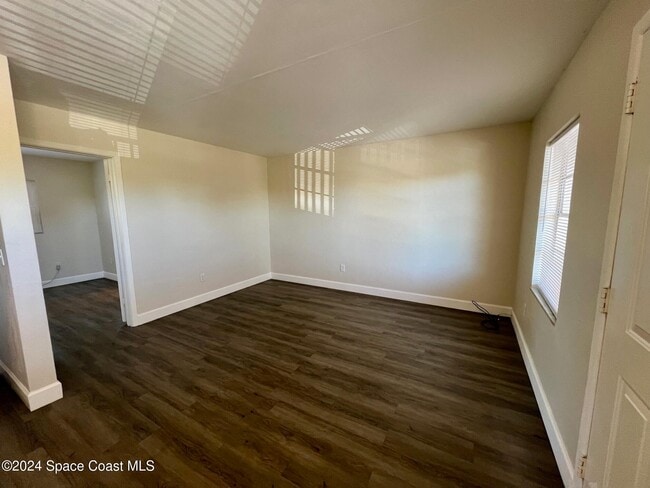 Photo - 1328 S Patrick Dr Unidad 11