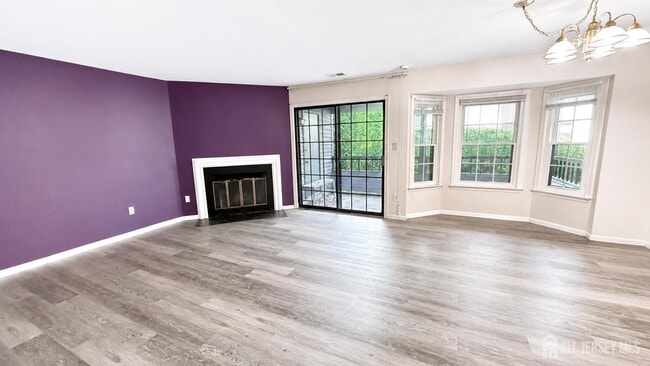 Building Photo - 903 Woodhaven Dr