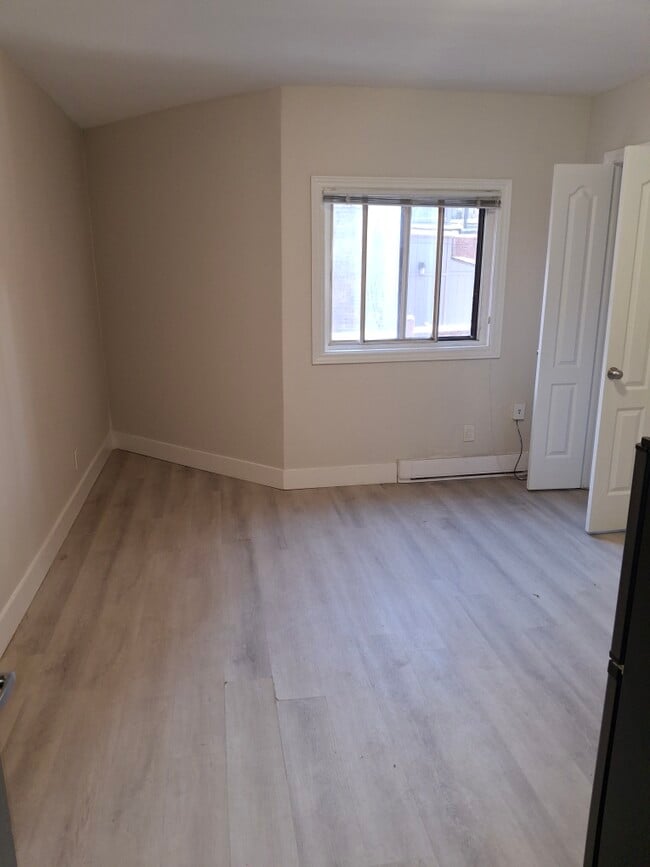 Photo - Bachelor Apartment in lovely building! Unit 105