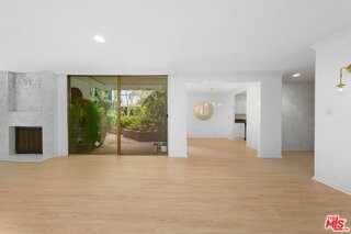 Photo - 406 N Oakhurst Dr