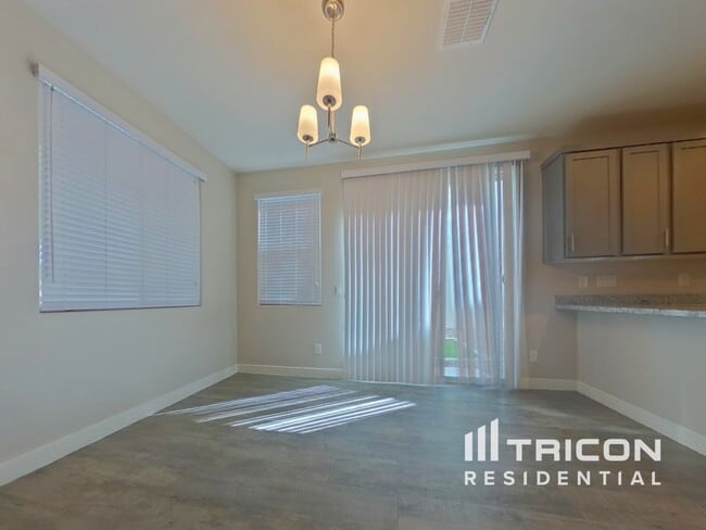 Photo - 2929 N 28th St