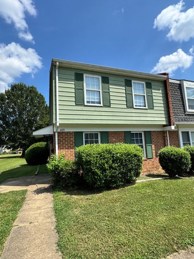 Building Photo - Spacious 3 Bed 1.5 Bath in Henrico Rental
