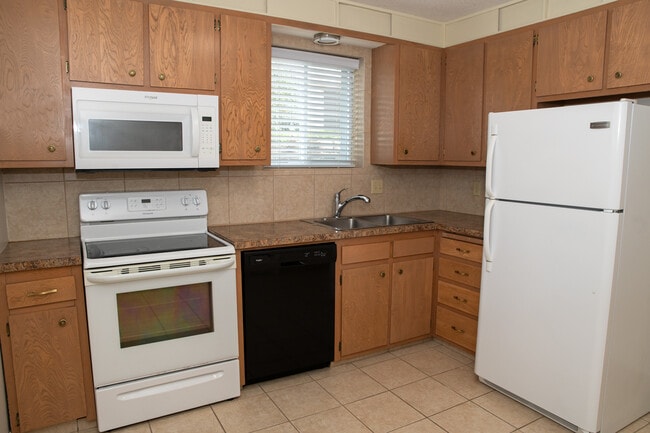 Photo - 4919 Davenport St