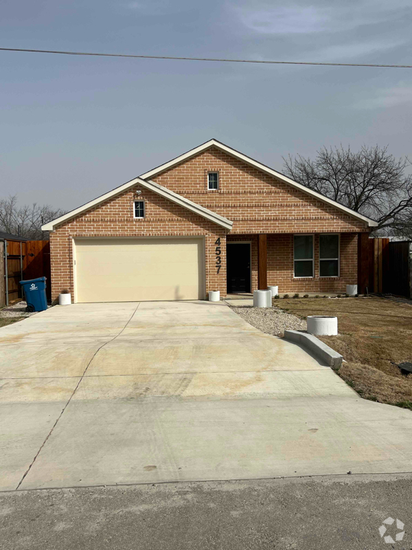 Building Photo - 4537 N Horseshoe Trail Rental