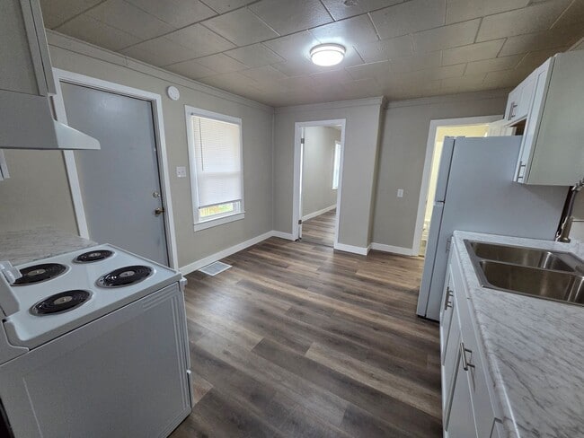 Photo - 220 4th St Unit 220 - East