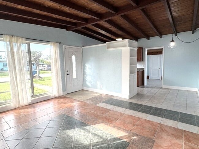 Photo - Beachside Bungalow in Ormond Beach!