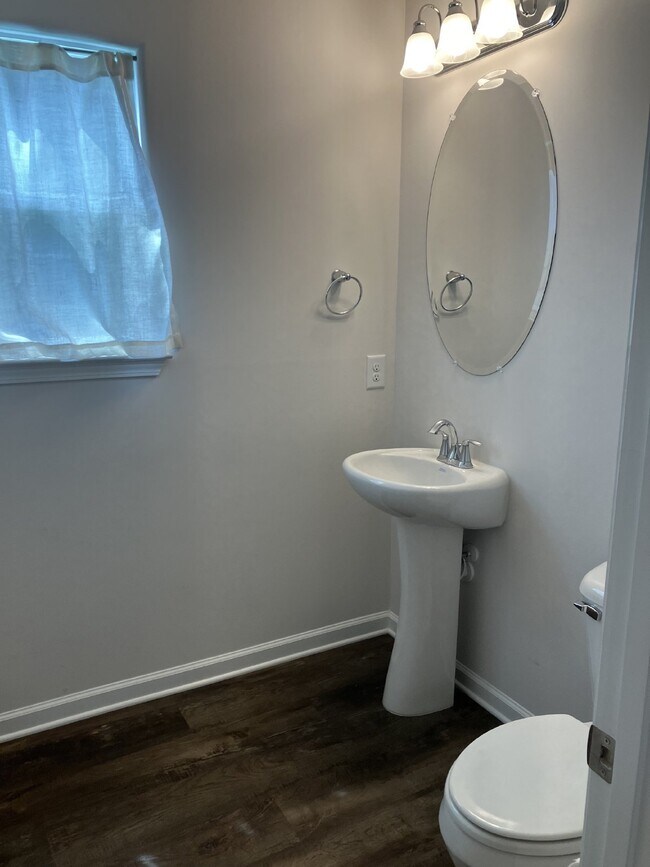 Photo - 499 Volunteer Park Road