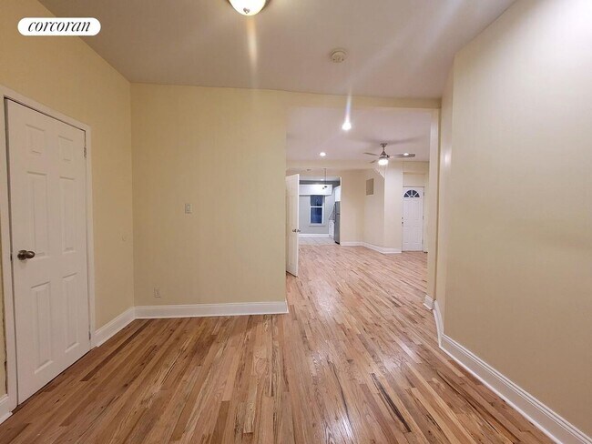 Photo - 656 MacDonough St