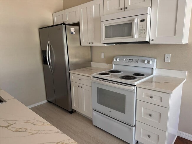 Photo - 3908 41st St W