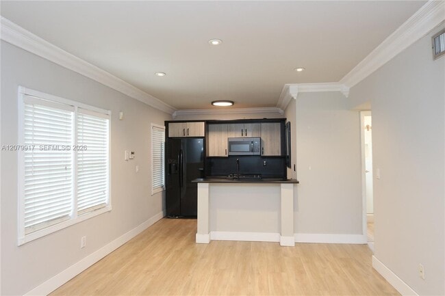 3375 Franklin Ave Unit B