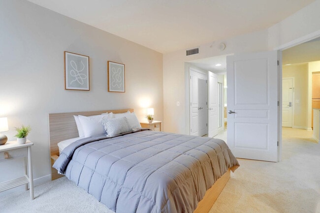 Photo - 550 14th St S Unit FL5-ID1022444P