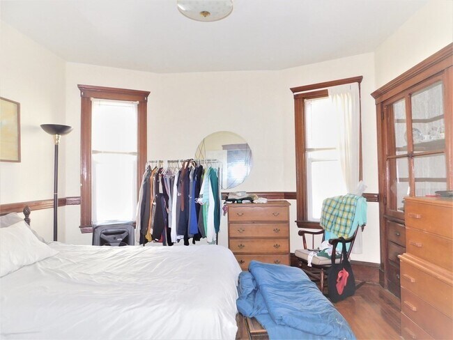 Photo - 625 E 8th St Unidad 3