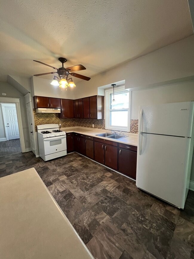 Photo - Spacious 3 Bedroom 1 Bath!