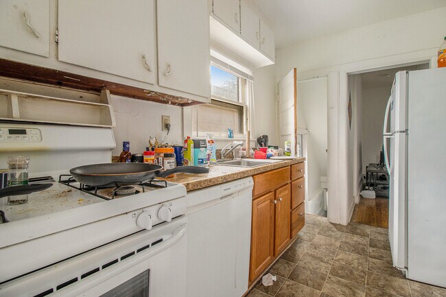 Photo - 927 S Division St