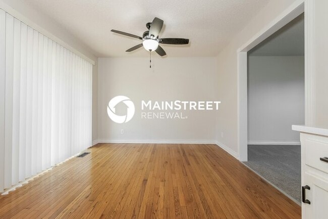 3 Bedroom Pet-Friendly Home in Pleasant Valley, MO with Main Street Renewal