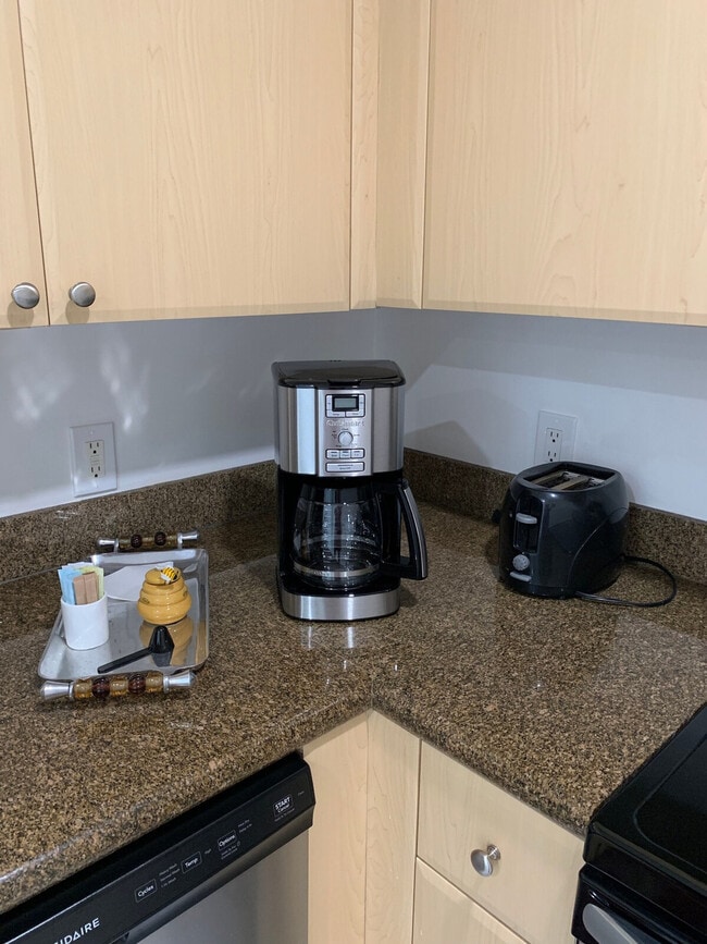 Photo - 2280 SW 32nd Ave Unidad SI ID1056261P