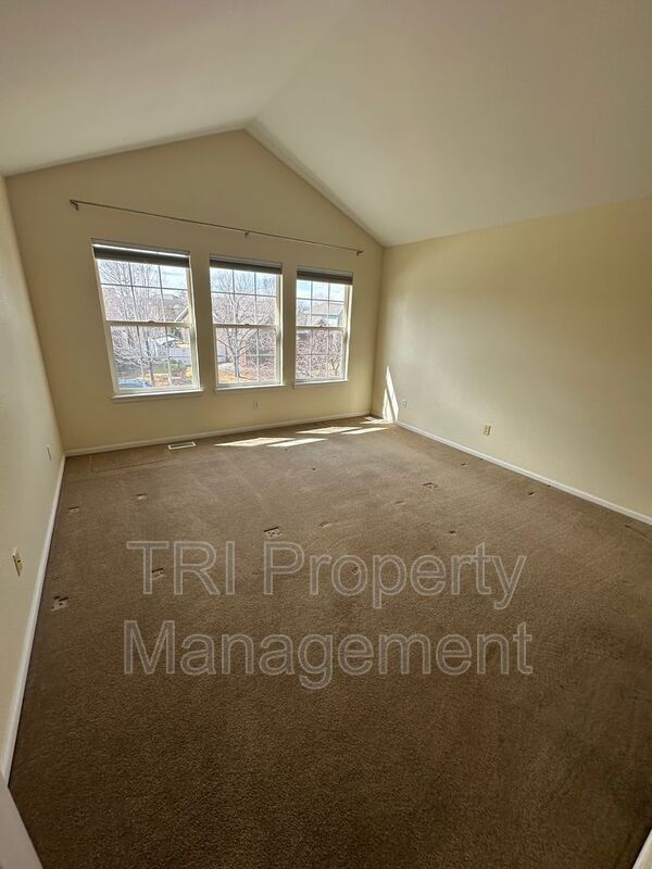 Photo - 122 Whitney Ct