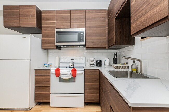 Photo - 937 Rue Sainte-Marguerite Unit ID1335080P