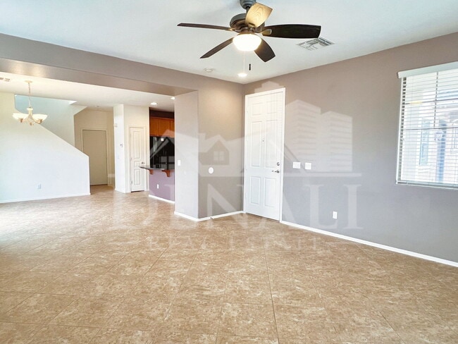 Photo - 113 E Palomino Dr
