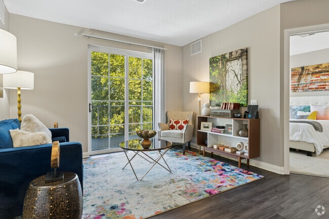 2BR, 2BA - 1,021SF - Living Room - River & Rich