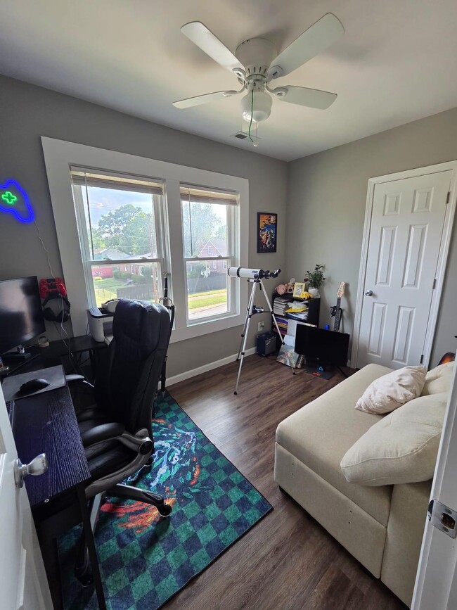 Bedroom 2 - 3901 Garland Ave