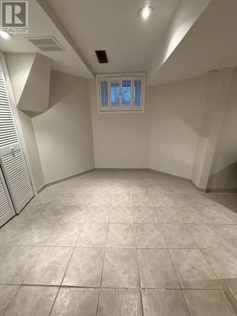 Photo - 180 Cottingham St
