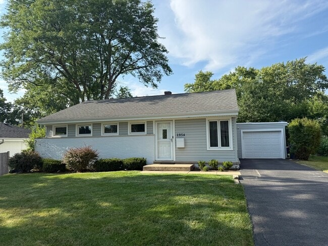 1954 Redwood Ln