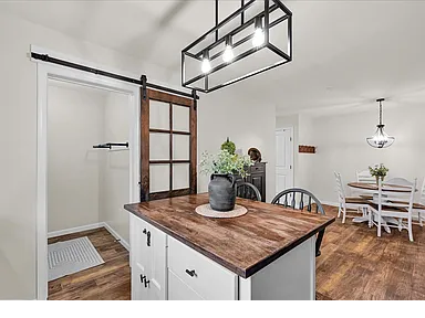 Photo - 858 Byler Cir