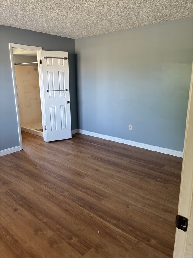 Photo - 158 Windtree Ln