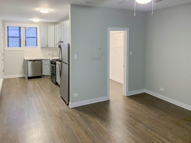 Photo - 627 W Melrose St