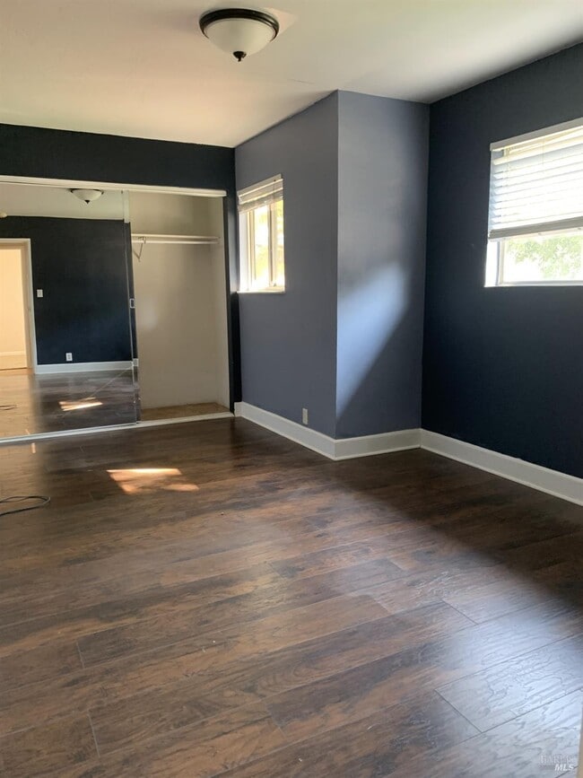 Photo - 287 Camellia St