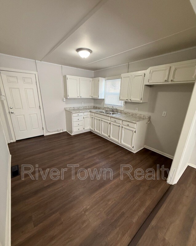 Photo - 451 Mineral Rd