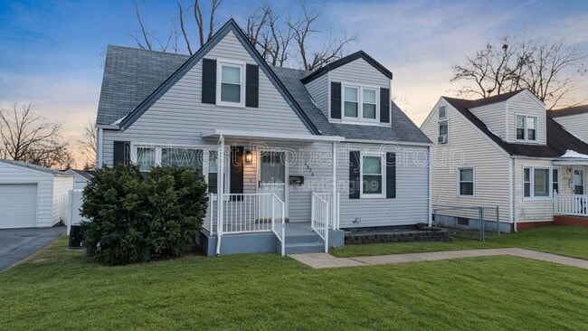 Building Photo - 9820 Iveland Dr