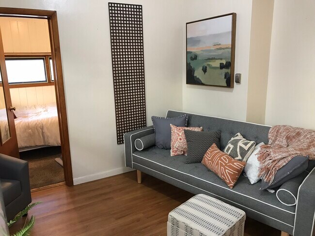 Photo - 2111 University Ave