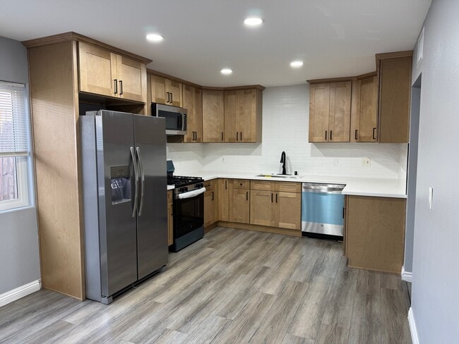 347 W 67th St Unit 1