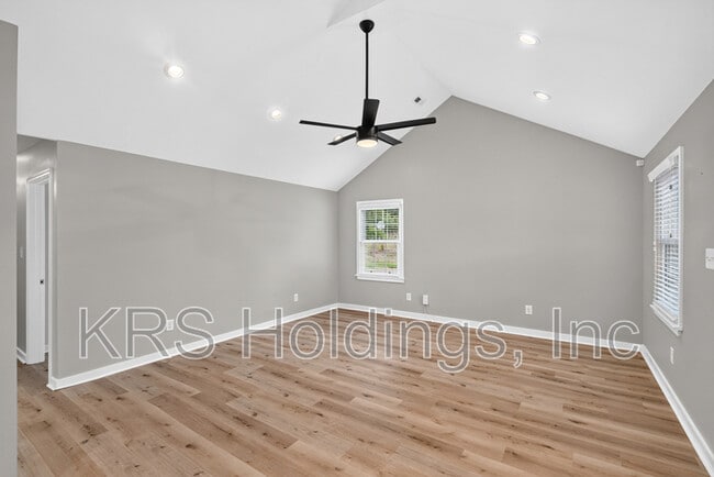 1507 Robinhood Rd