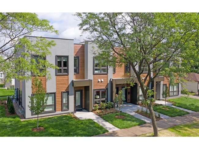 Photo - 2411 NE 2nd St Townhome