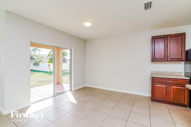 Photo - 2711 SW 9th Ave