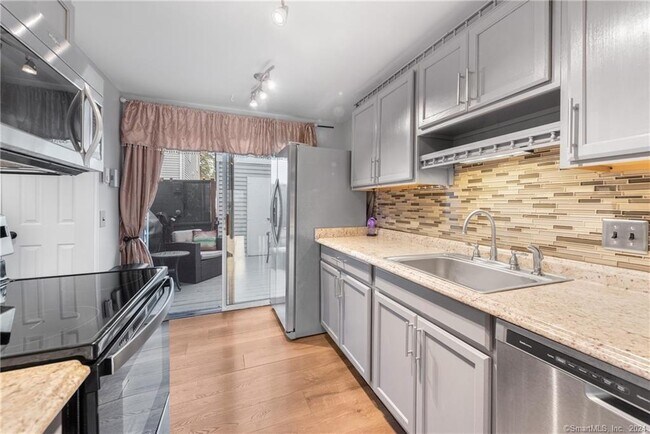 Photo - 34 Cinnamon Spring Unidad 34