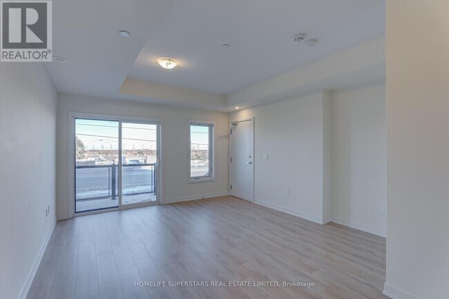 Photo - 1695 Dersan St