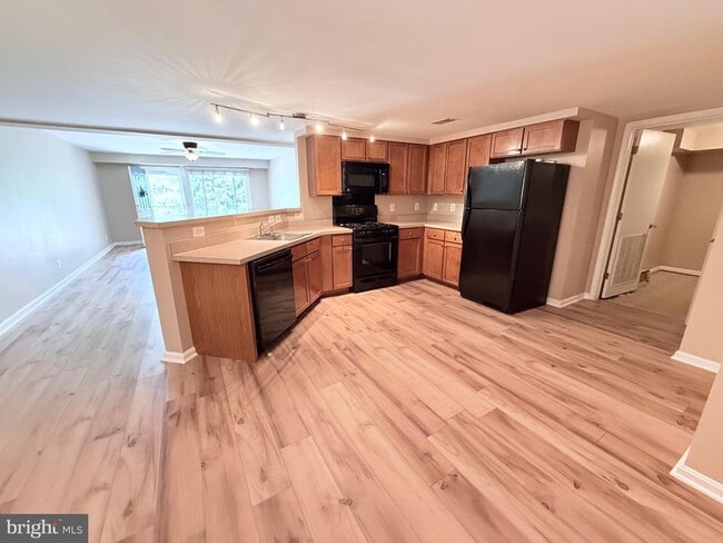 1425 N Van Dorn St Unidad A