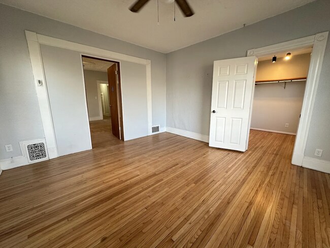 Photo - 1613 E State St