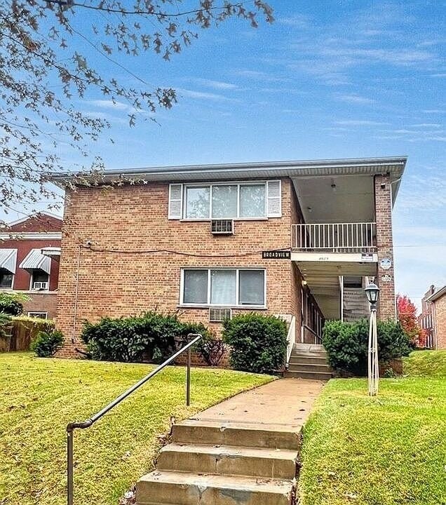 Photo - 4629 S Broadway St Unit 3