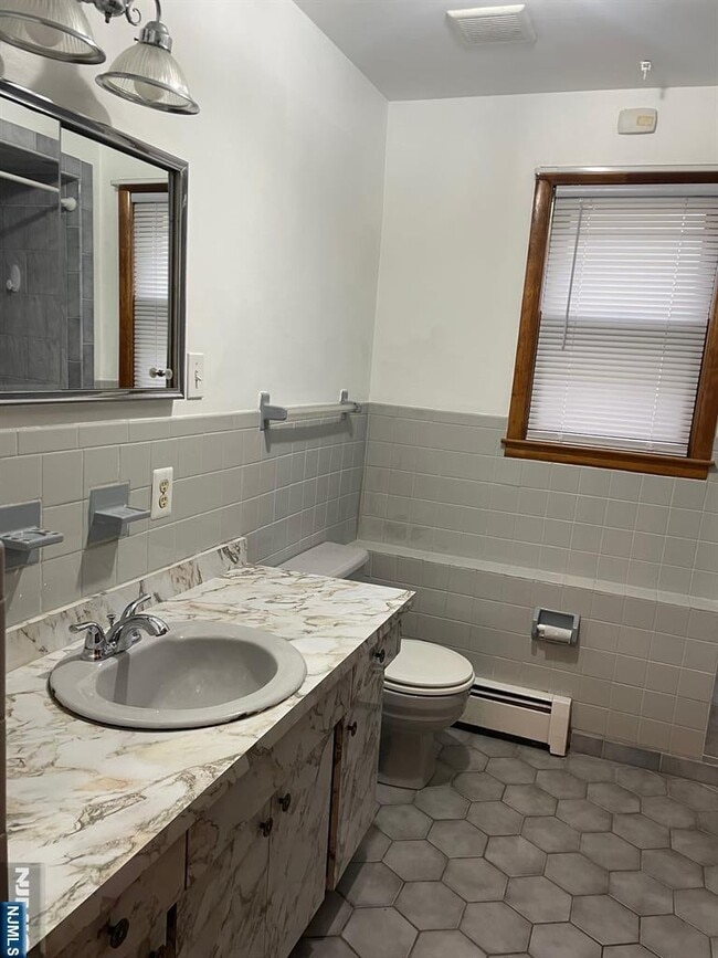 Photo - 409 E Phillip Ave