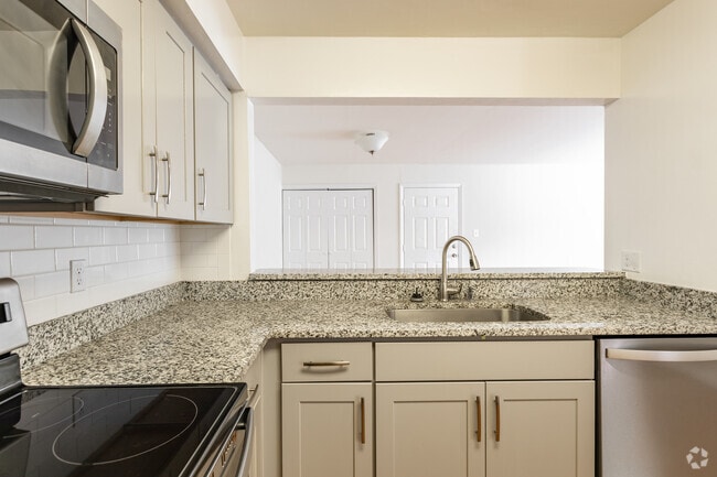 2BR,2BA,-1000SF