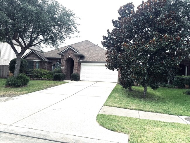 Photo - 2910 Sandleigh Dr
