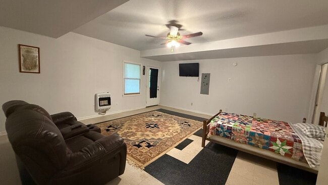 Building Photo - 420 Cartersville St Rental