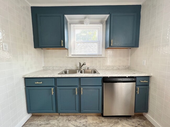 Photo - 3 bedroom available for a move very soon! Unit 1203 Spring Street Fort Wayne, IN 46808