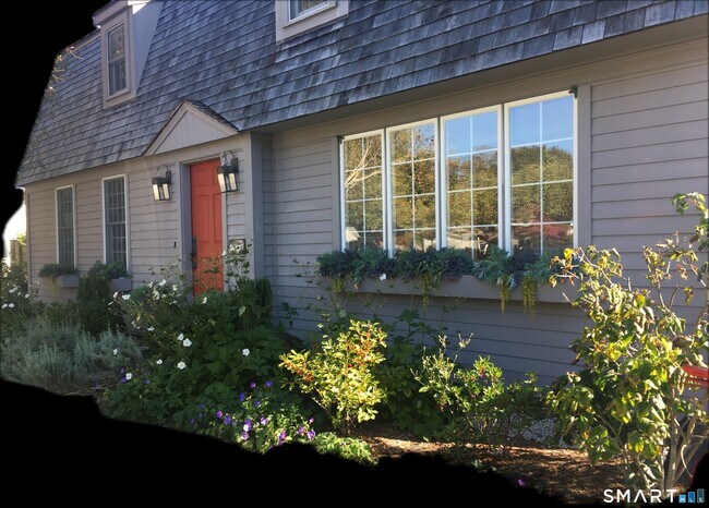 Photo - 84 Waterside Ln Unit APT 3