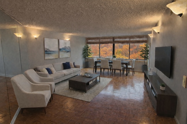 Amplia sala de estar y comedor (preparado virtualmente) - 19 Rock Hill Rd Unidad 2C